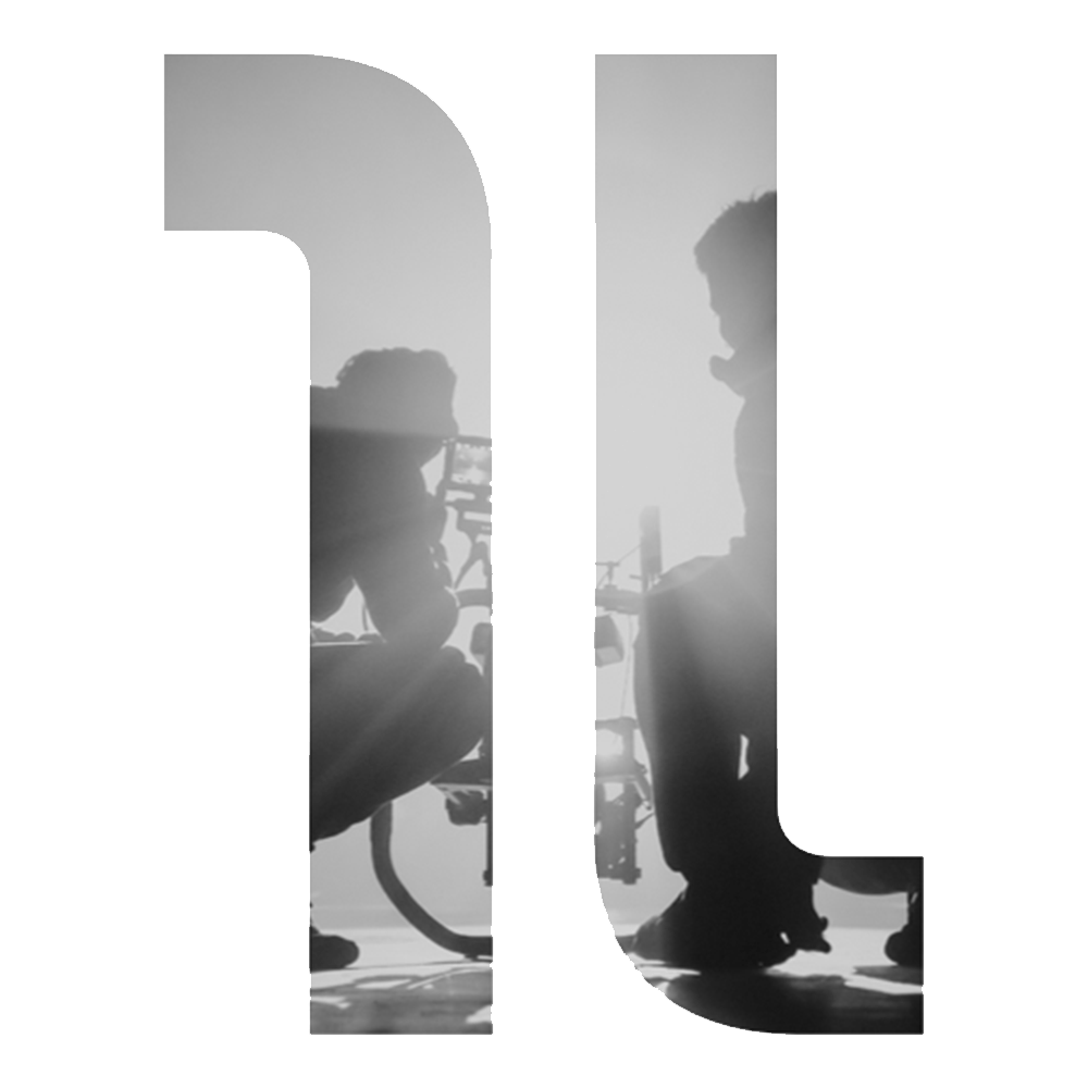 Logo da Pullso com dois L estilizados, símbolo minimalista que representa a identidade visual da marca, em que o fundo representa a atividade da empresa: gravação de vídeo.